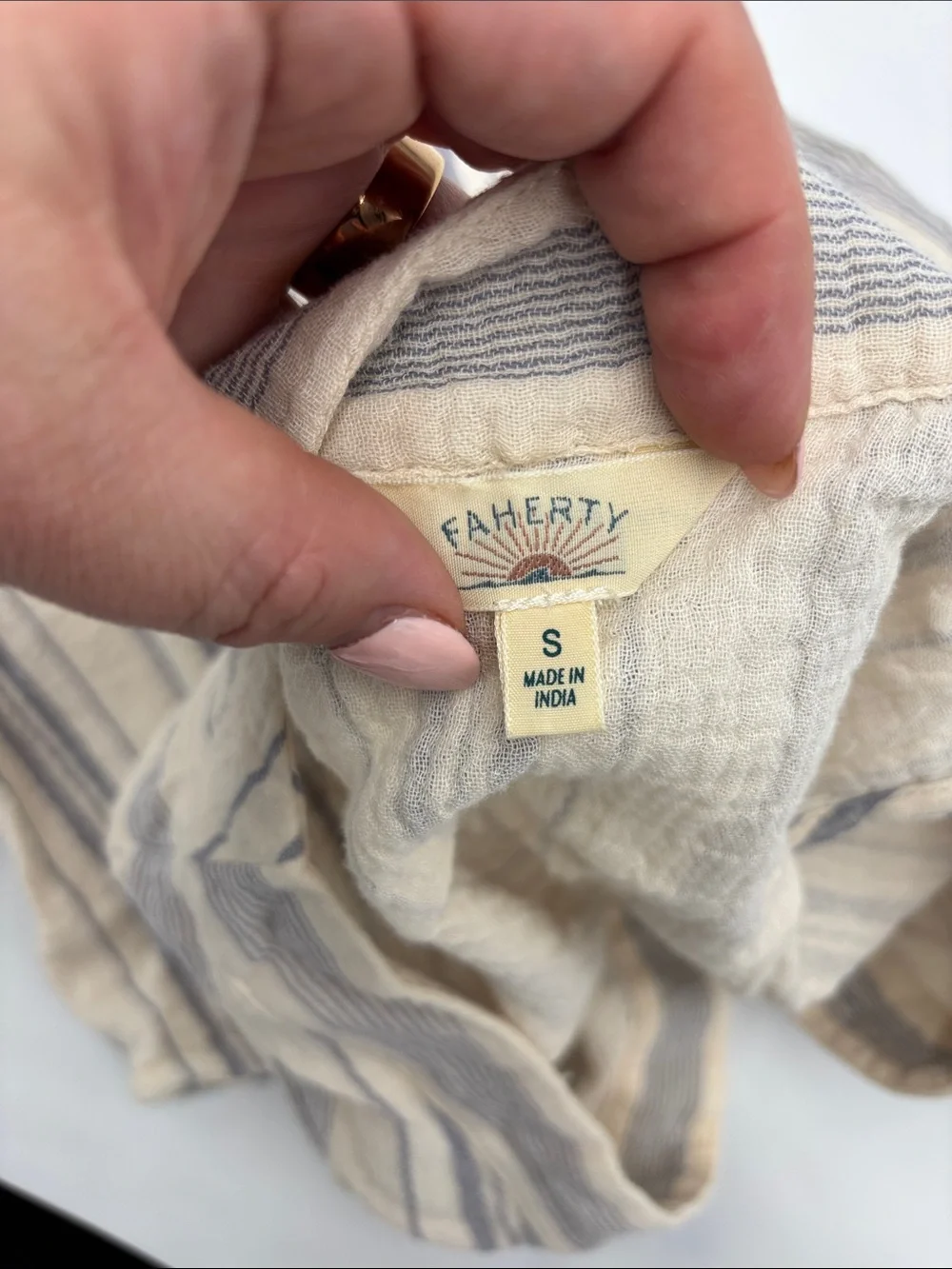 Faherty Dune Cotton Gauze Popover V-Neck Top - Picture 5 of 6